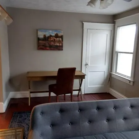 E Michigan Walk Up Furnished 1 Bedroom Apt Lansing Exterior photo