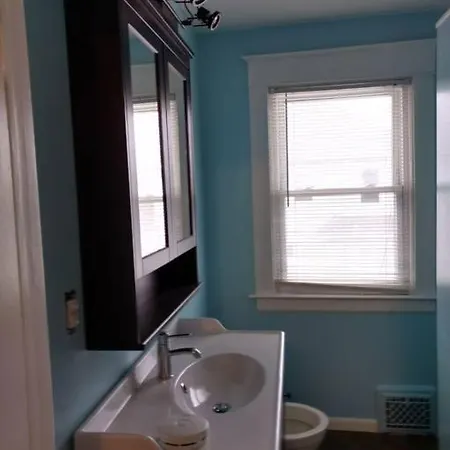 E Michigan Walk Up Furnished 1 Bedroom Apt Lansing Exterior photo